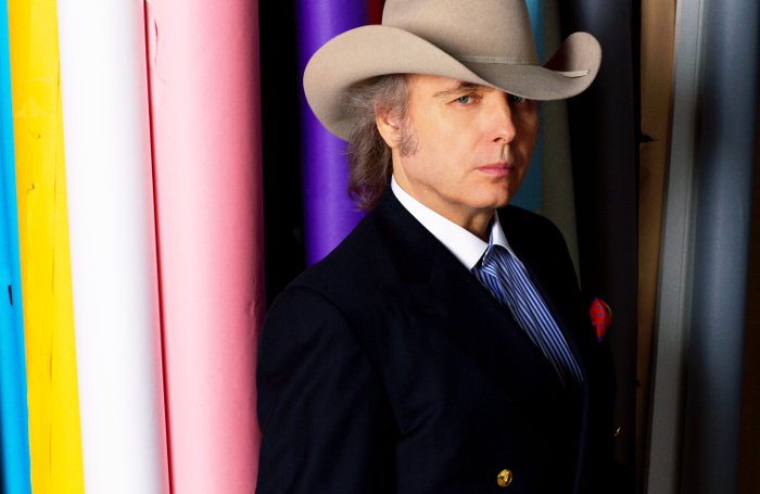 Country-Sänger Dwight Yoakam übernimmt Nebenrolle in Amazon Originals Serie Goliath © Emily Joyce_2016 Amazon.com Inc